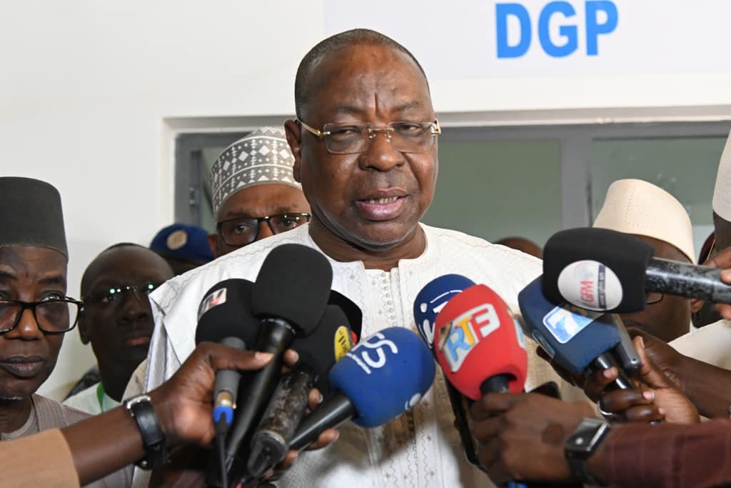 Macky Sall crée le titre d&rsquo;Ambassadeur émérite pour saluer l&rsquo;engagement diplomatique