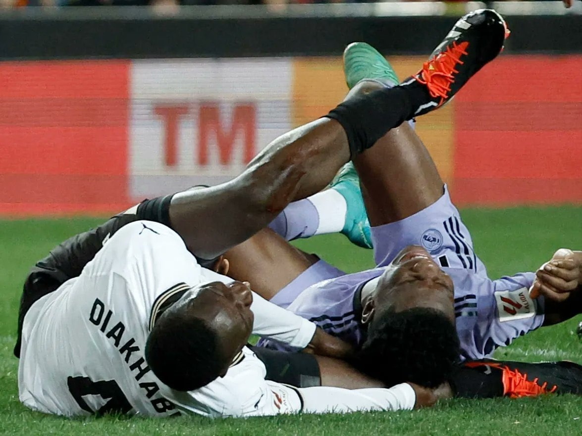 Mouctar Diakhaby victime d’une grave blessure au genou qui pourrait le tenir éloigné un an