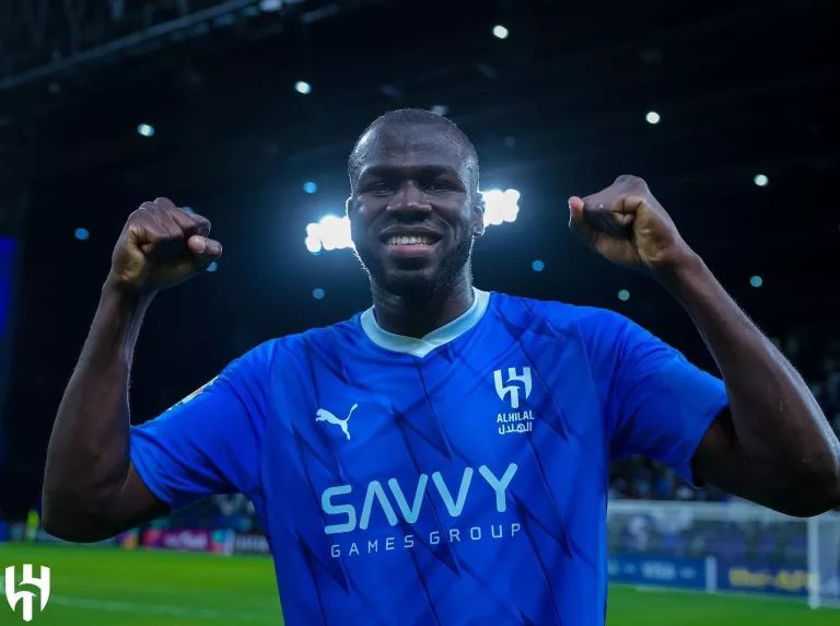 Photo : Élimination en vue pour Al-Ittihad, Kanté voit rouge contre l’imposant Koulibaly
