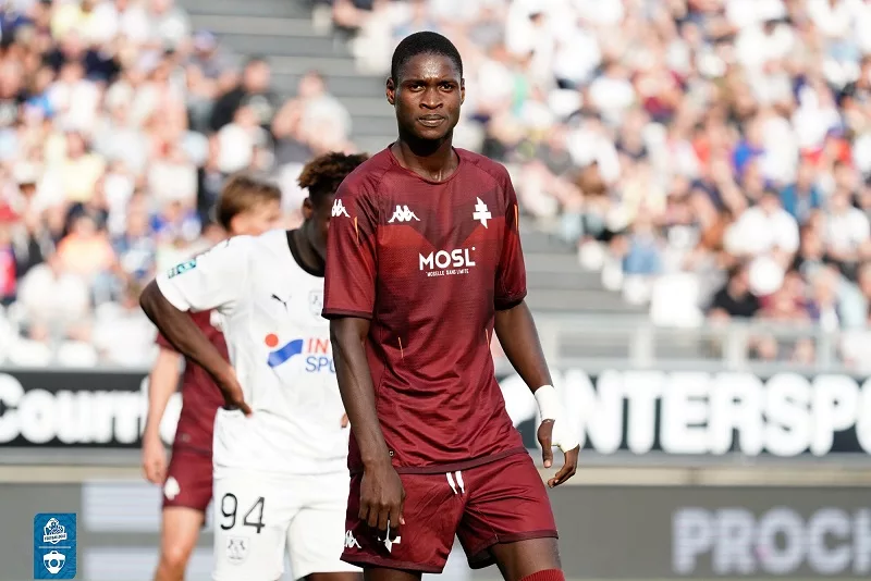 Sadibou Sané, le roc sénégalais du FC Metz, encensé par Bölöni