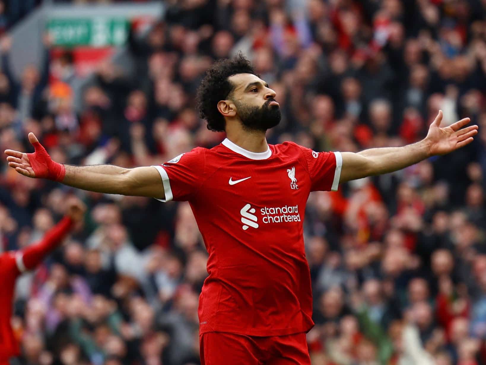 Salah décisif, Liverpool s’impose 2-1 face à Brighton et prend la tête de la Premier League