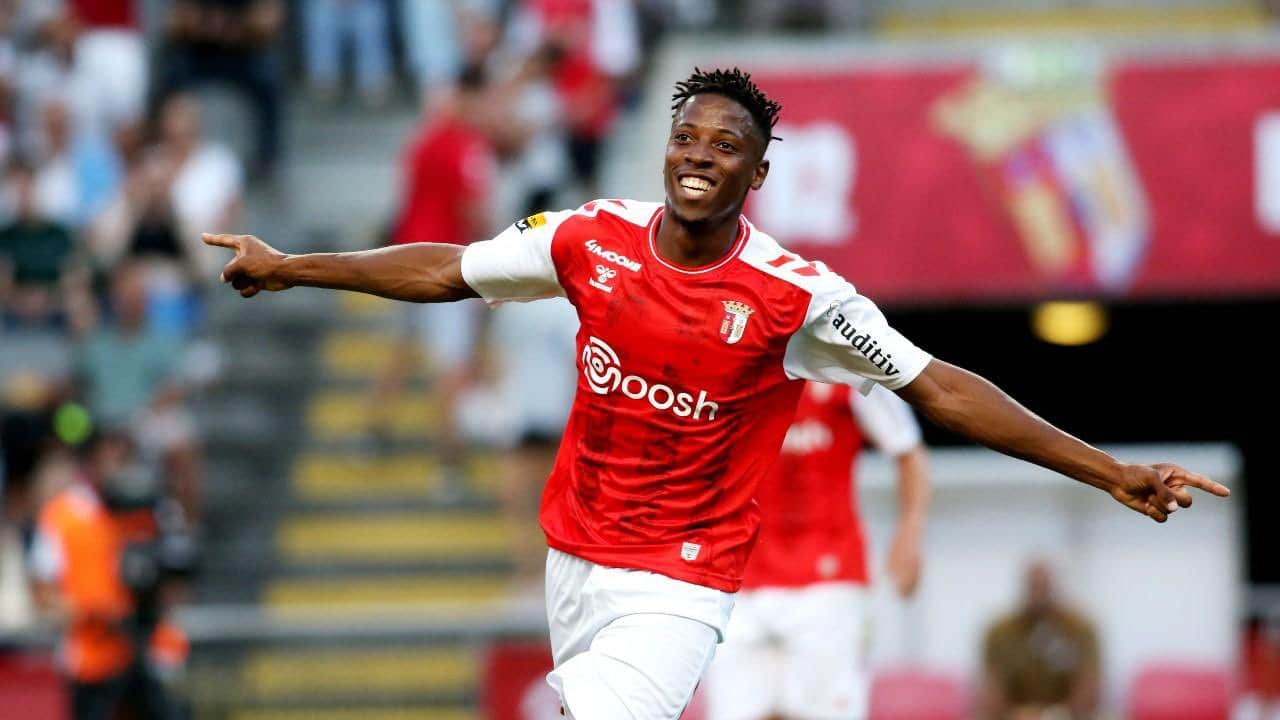 Simon Banza, l’attaquant congolais, brille et offre la victoire à Braga en Liga portugaise