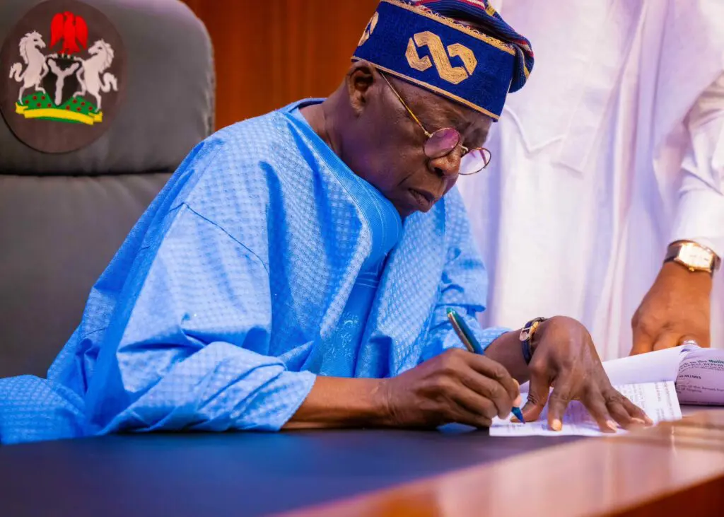 Tinubu condamne fermement l’assassinat de militaires au Nigeria