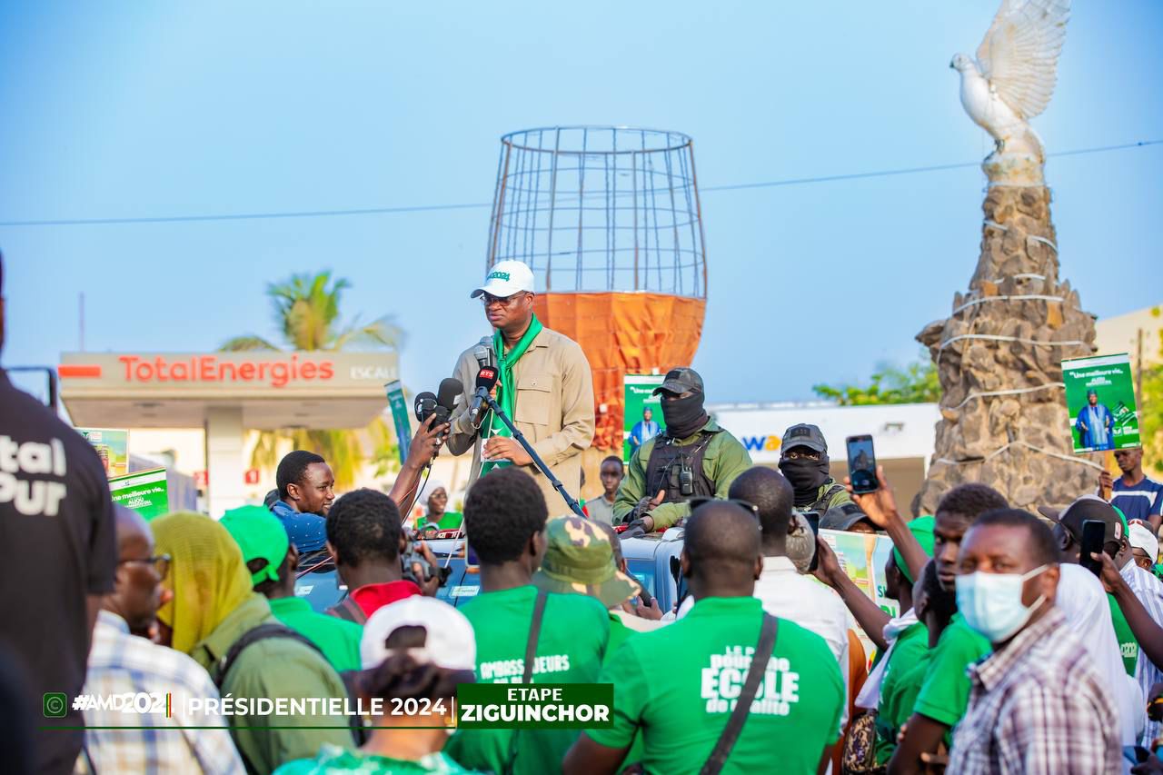 Ziguinchor – Aliou Mamadou Dia lâche la colombe de la paix (Photos)