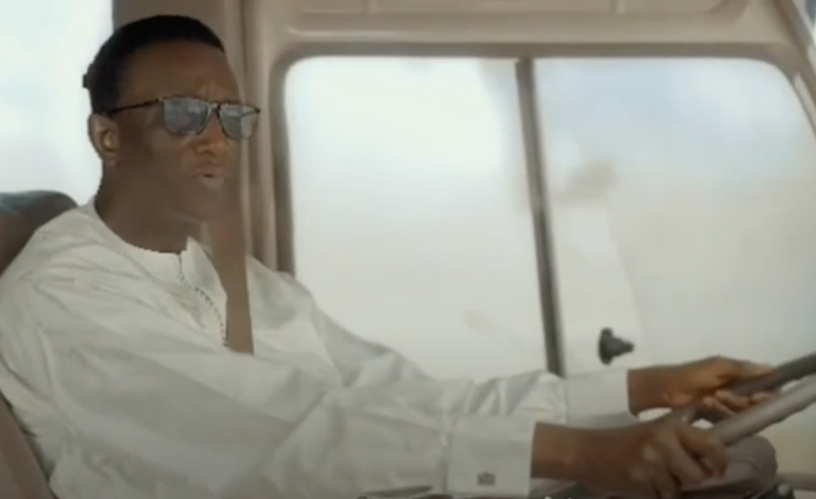 Le clip de campagne d’Amadou Ba, au volant d’un bus, avec une passagère qui vit un cauchemar (Vidéo)