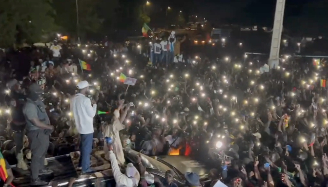 Quand Diomaye Faye entonne « Dieuré Dieufé Serigne Touba », la réaction de la foule ! (Vidéo)