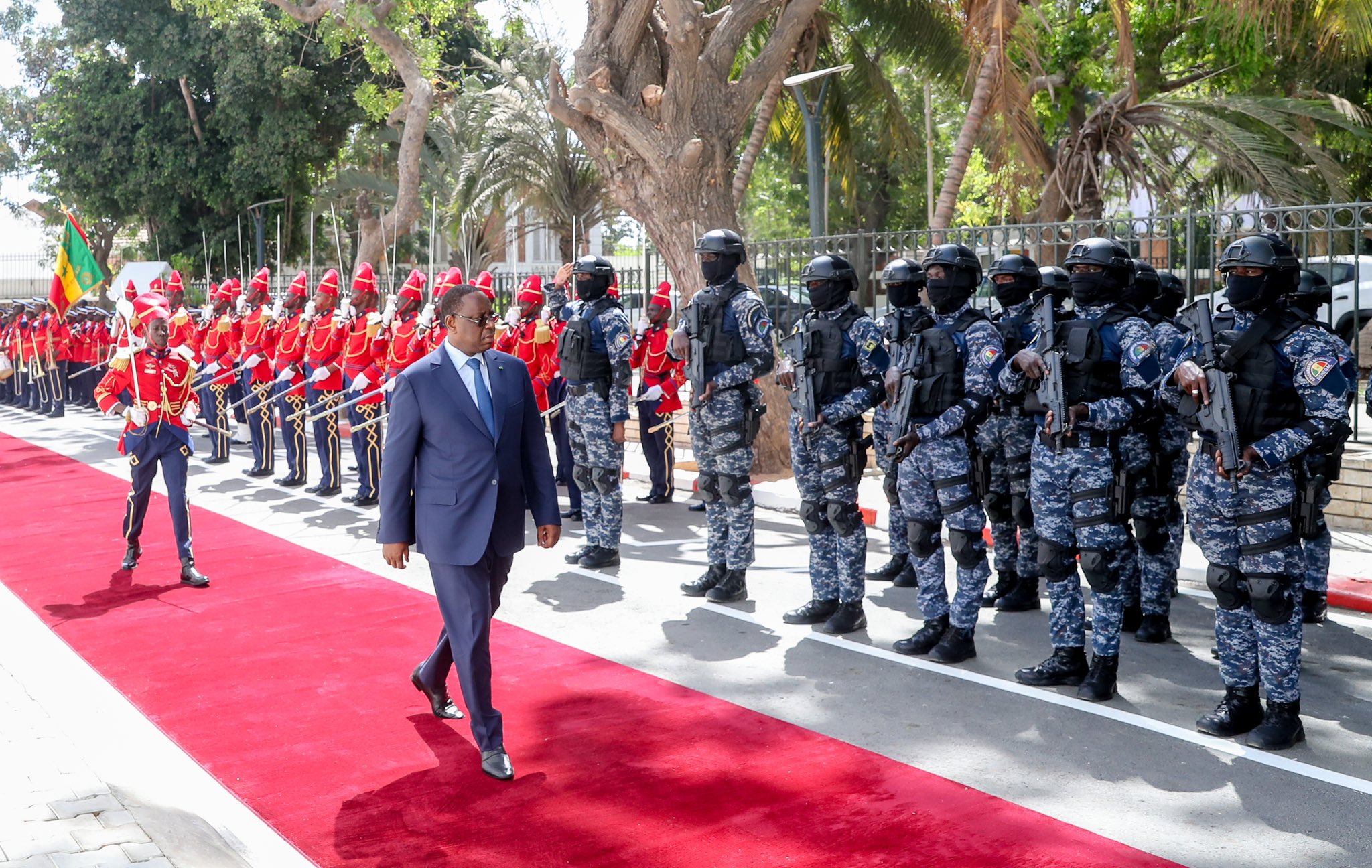 Le président Macky Sall remercie la Gendarmerie nationale lors de ses adieux