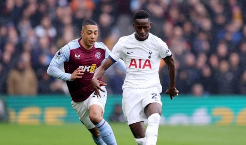 (Vidéo) Aston Villa vs Tottenham: Regardez la magnifique passe décisive de Pape Matar Sarr