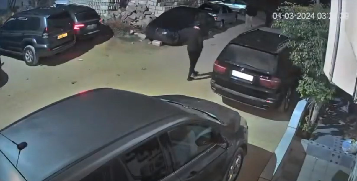 Agression Maïmouna Ndour Faye : Les images d’une caméra de surveillance (vidéo)