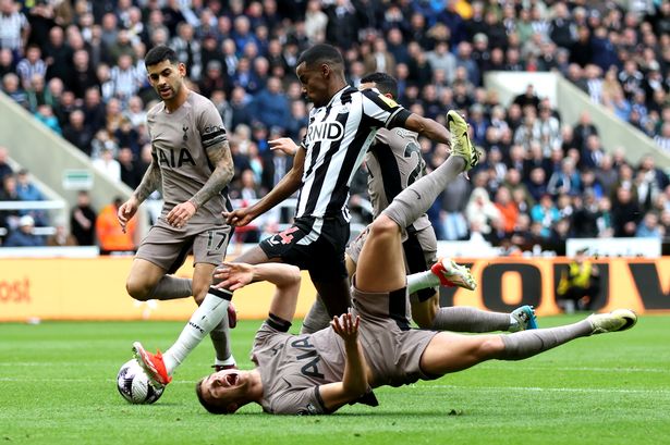 Premier League : Newcastle écrase Tottenham de Pape Matar Sarr…