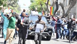 (18) Photos: Macky Sall quitte le Palais présidentiel