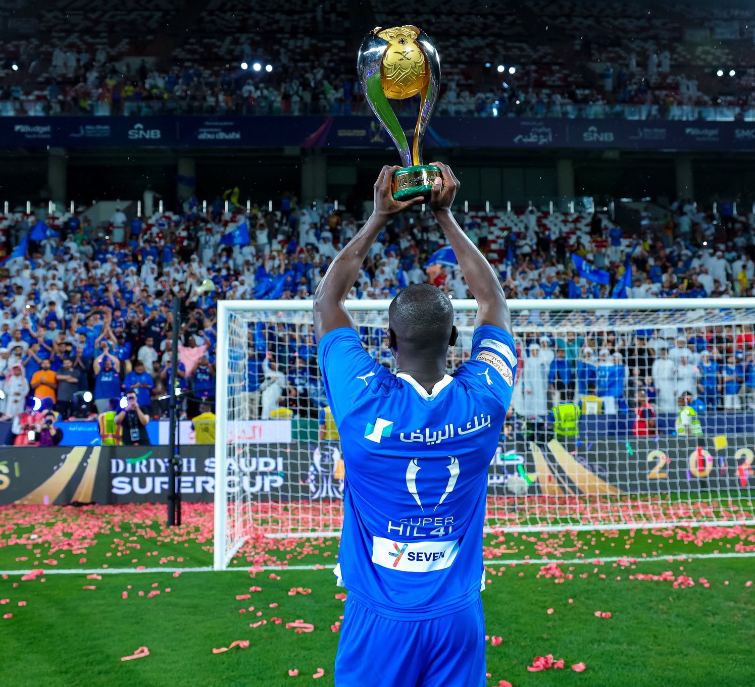 (3) Photos - Kalidou Koulibaly et Al Hilal triomphent en Supercoupe d