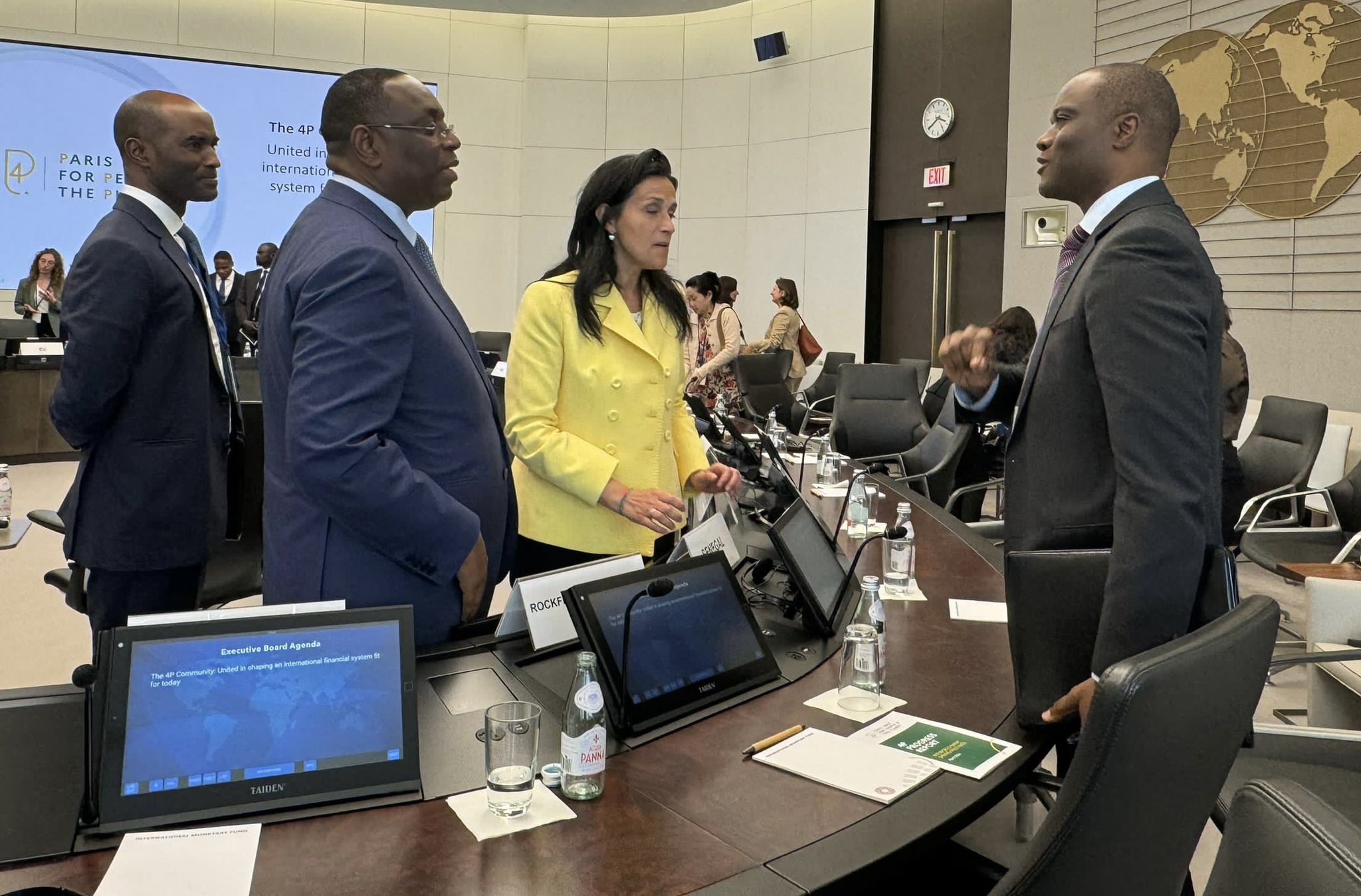 Table ronde entre Abdourahmane Sarr, ministre de l’Économie…, et le FMI, modérée par Macky Sall (photos)