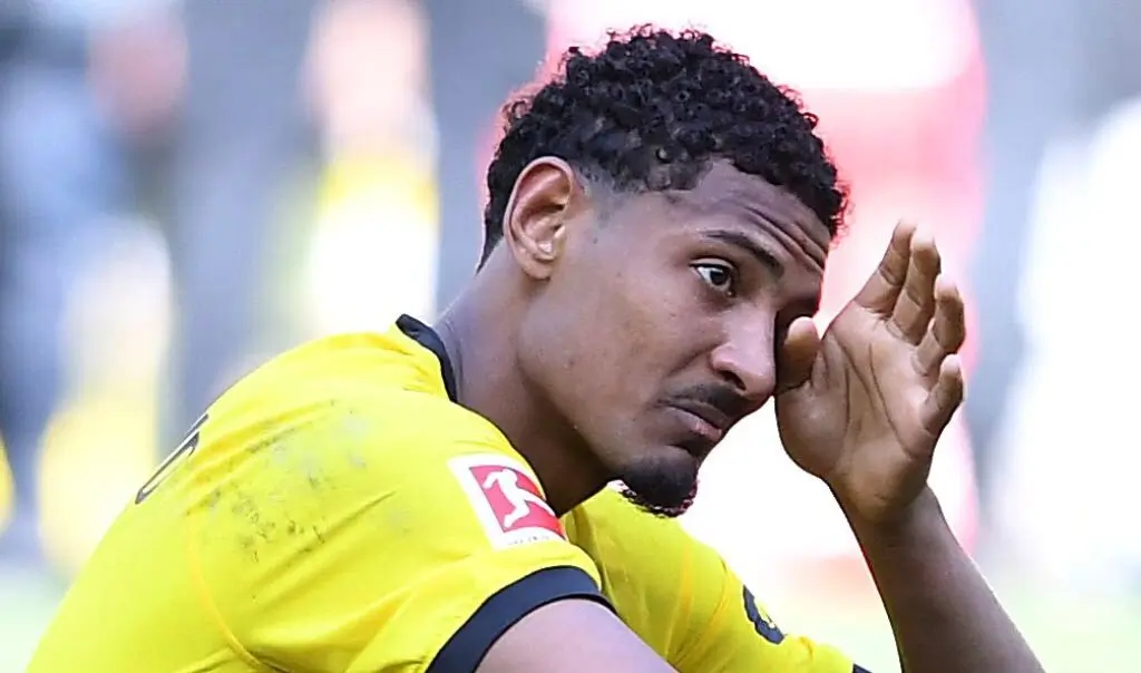 Coup dur pour Sébastien Haller: Sortie prématurée après blessure en Bundesliga