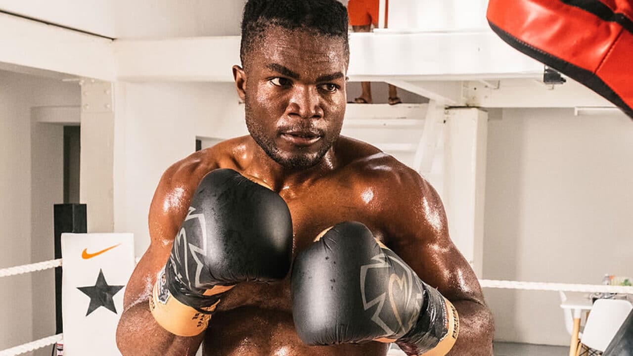 Décès du boxeur congolais Ardi Ndembo après un KO tragique à Miami