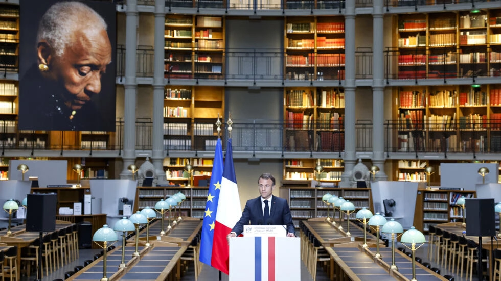 Emmanuel Macron rend un vibrant hommage à Maryse Condé, étoile de la littérature francophone