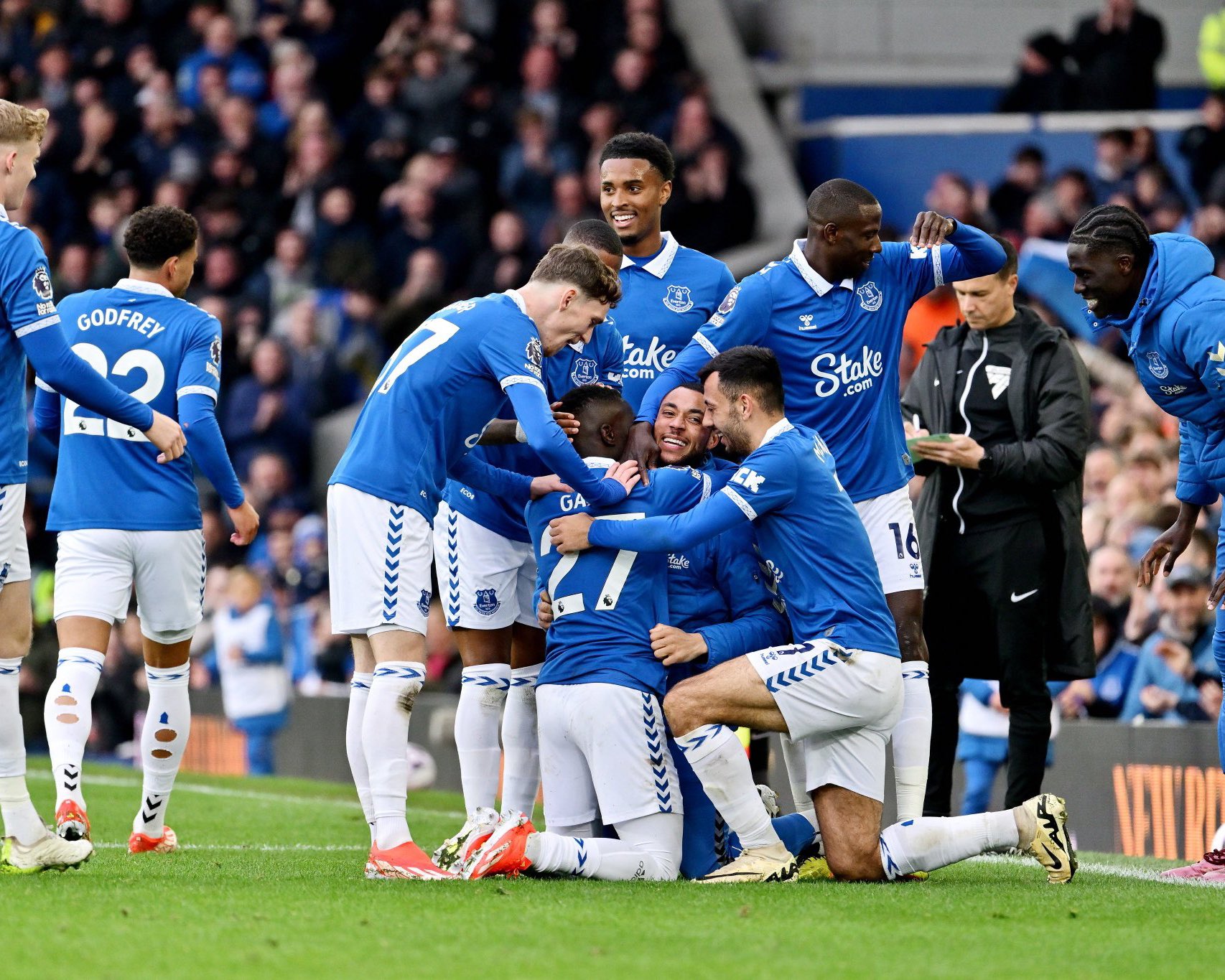 Gana Gueye assure le maintien d’Everton en Premier League après sa victoire contre Brentford