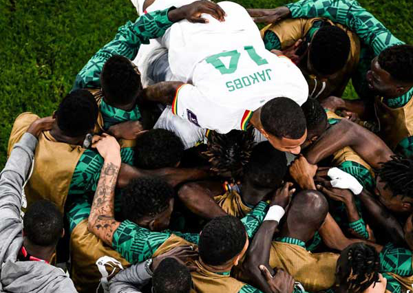 Ismail Jakobs choisit les Lions du Sénégal pour une