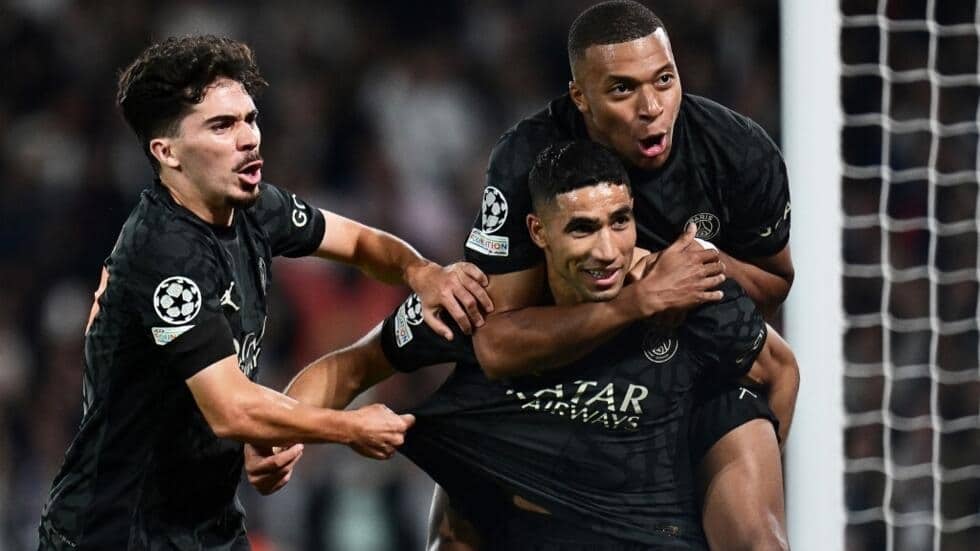 Le Paris Saint-Germain remporte son 12e titre de Ligue 1, propulsé par un match Lyon-Monaco