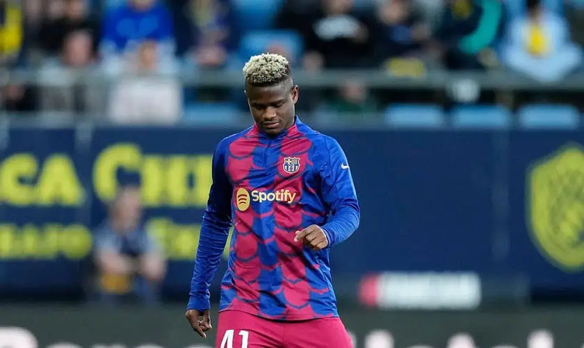 Le jeune défenseur sénégalais Mikayil Ngor Faye promis à un avenir brillant à Barcelone