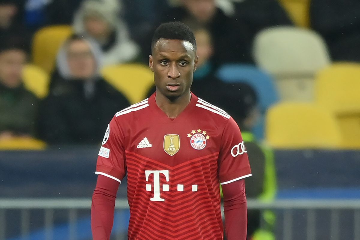 Retour à l’entraînement pour Bouna Sarr, le latéral sénégalais convoité par la Ligue 1