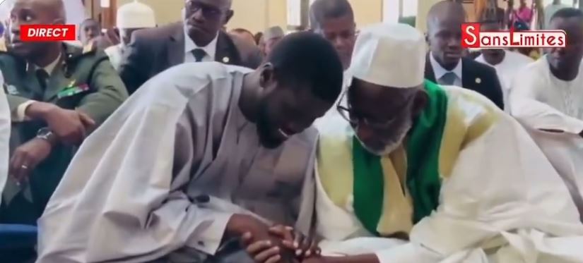 Découvrez le cadeau de la famille Omarienne au président Bassirou Diomaye Faye