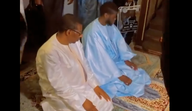 Diomaye Faye se recueille au mausolée de Serigne Touba lors de sa visite à la Grande Mosquée (Vidéo)