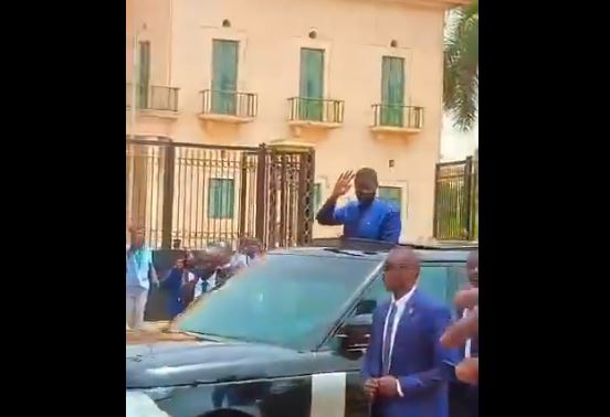 (Vidéo) Regardez l’arrivée du Président Bassirou Diomaye Faye à Bissau