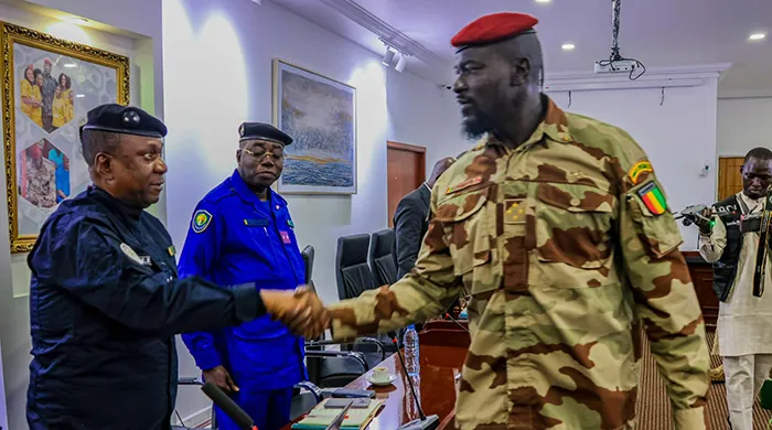 Mamadi Doumbouya prend des mesures drastiques : Limogeage du Directeur Général de la police nationale