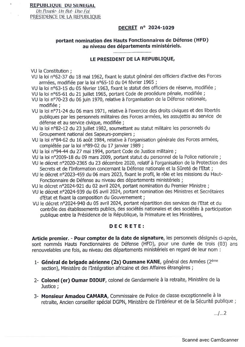 (2) Photos - Nominations de hauts fonctionnaires de défense dans les ministères