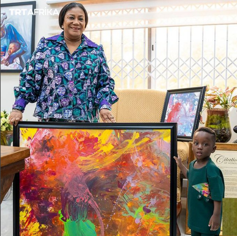 (3) Photos - Un jeune ghanéen devient le plus jeune artiste reconnu par le Guinness World Records