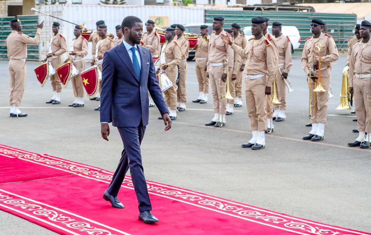 Visites de travail au Nigeria et au Ghana : Le Président Bassirou Diomaye Faye prend les airs …