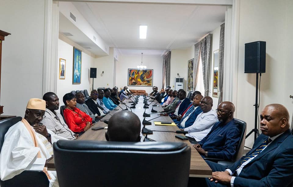 Audience : Le Premier ministre Ousmane Sonko retrouve son pôle d’avocats (Photos)