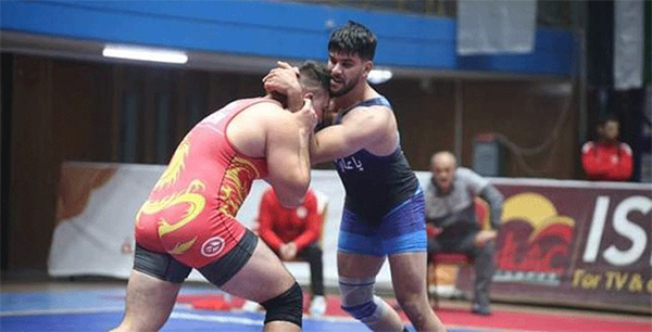 La Marocaine Malak Sabry remporte l’or au Championnat arabe de lutte en Jordanie après le retrait de son adversaire algérienne