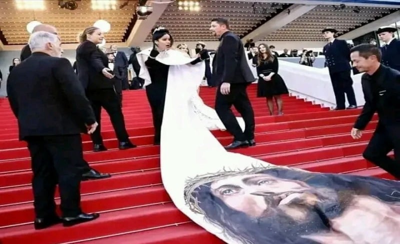 Photo de Jésus Christ à Cannes suscite la controverse
