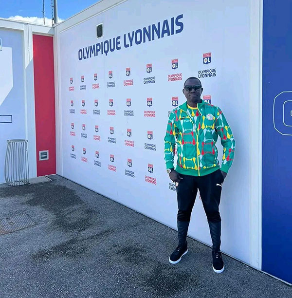 Serigne Saliou Dia, sélectionneur des U20, en formation à l’Olympique Lyonnais pour parfaire ses compétences