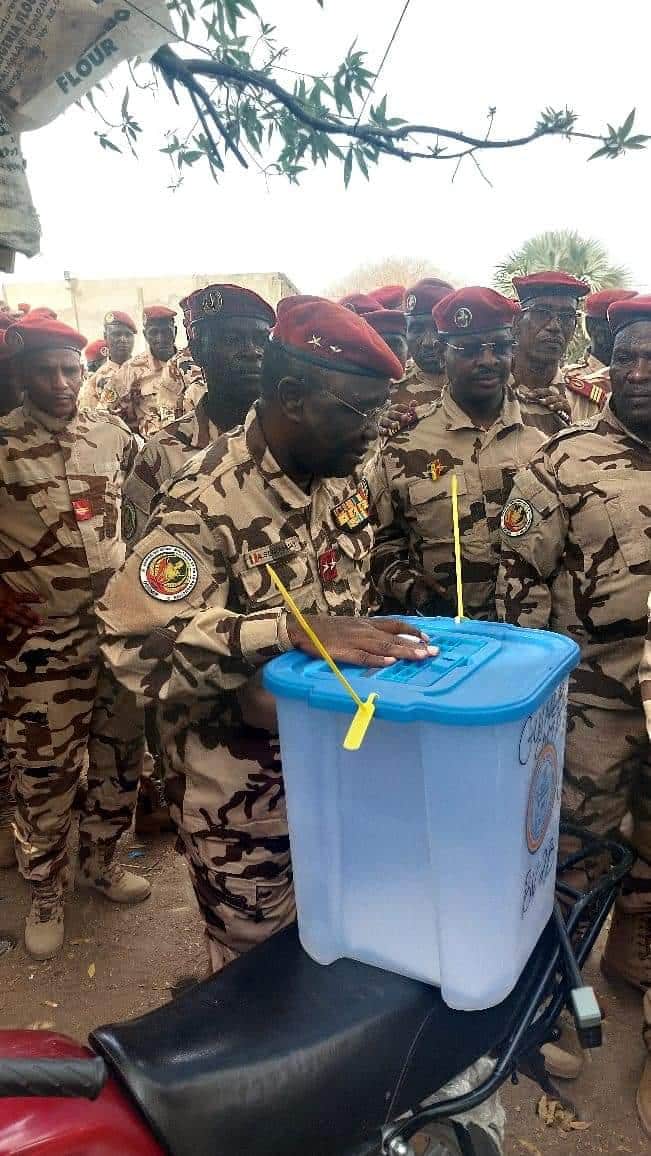 Tchad: Début des élections présidentielles 2024 marqué par des irrégularités lors du vote des militaires
