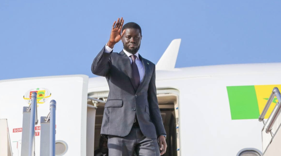 Le Président Diomaye Faye reprend les airs pour une visite officielle de deux jours en Guinée