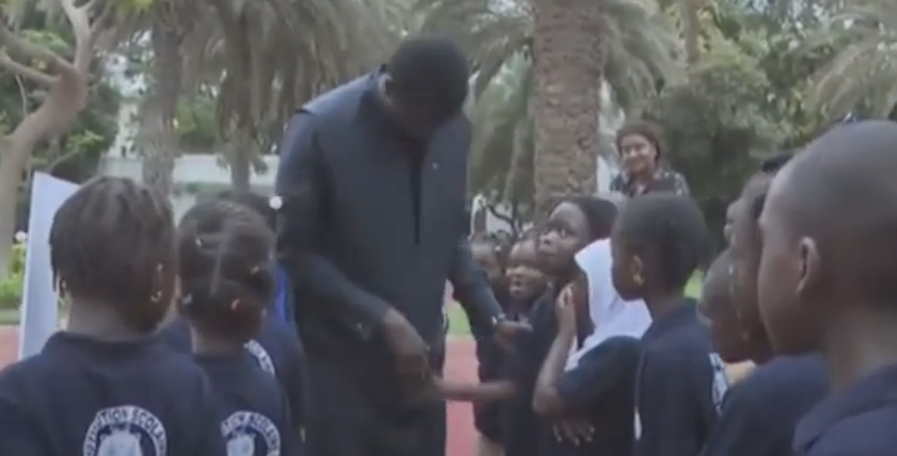 Le Président Bassirou Diomaye Faye accueille des enfants au Palais de la République (Vidéo)