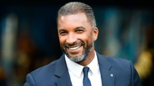 Habib Beye fait taire les critiques : Son contrat prolongé après l’exploit du maintien