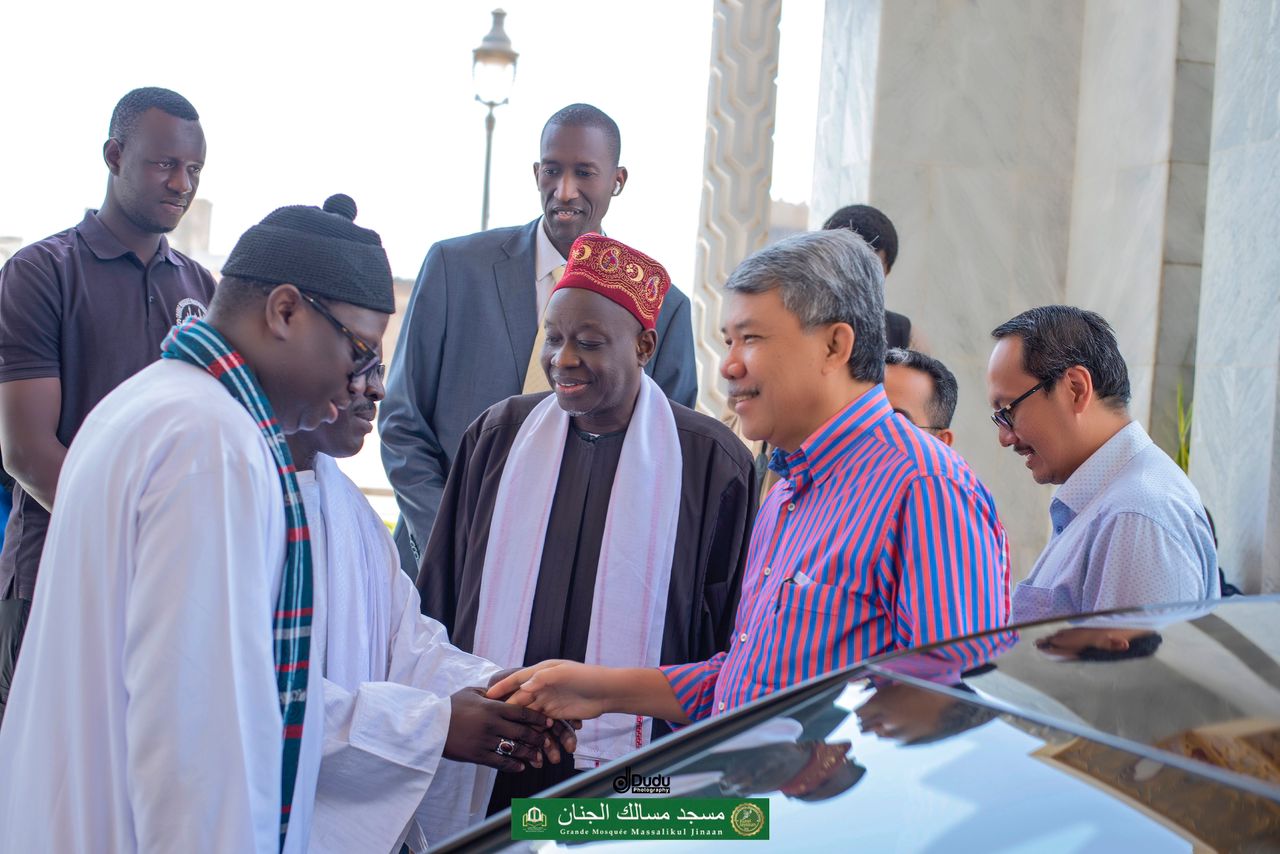 Mosquée Massalikul Jinaan : Visite du ministre des Affaires Étrangères de la Malaisie (Photos)