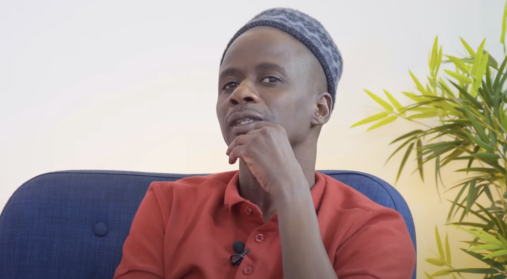 ‘Fou Malade’ explique pourquoi fumer de l’herbe est mauvais : « mais il m’arrive quand-même de me taper… »