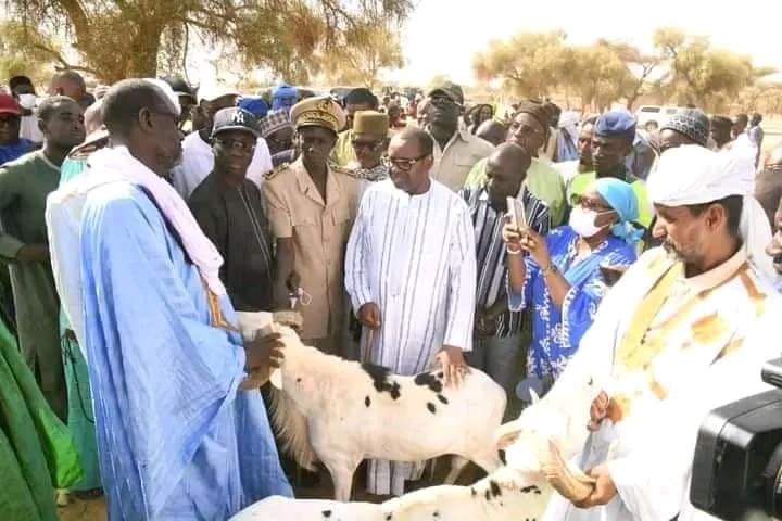 Préparatifs de la tabaski : Le Ministre de l’élevage  Mabouba Diagne en visite à Dinguiraye