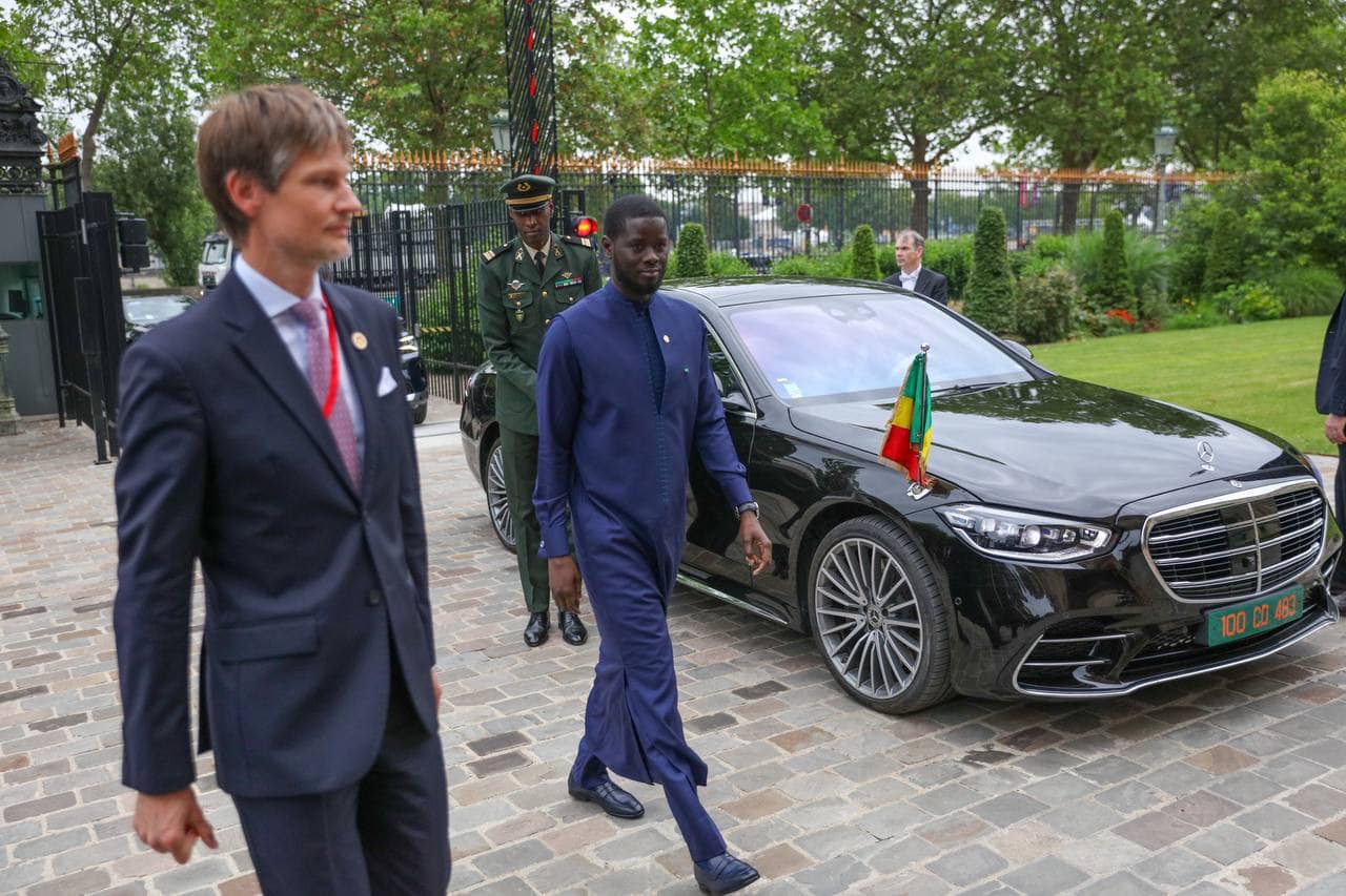 Paris : En images, l’arrivée du Président Bassirou Diomaye Faye, au Quai d’Orsay
