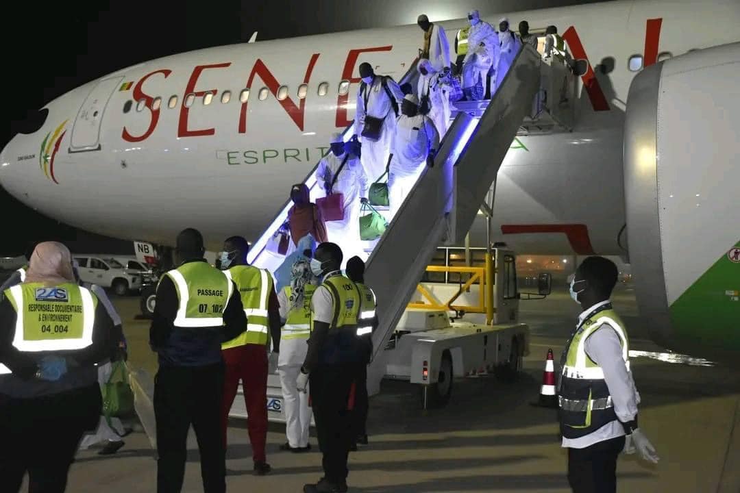 Retour Hajj 2024 : Première arrivée de pèlerins sénégalais à l’AIBD (photos)