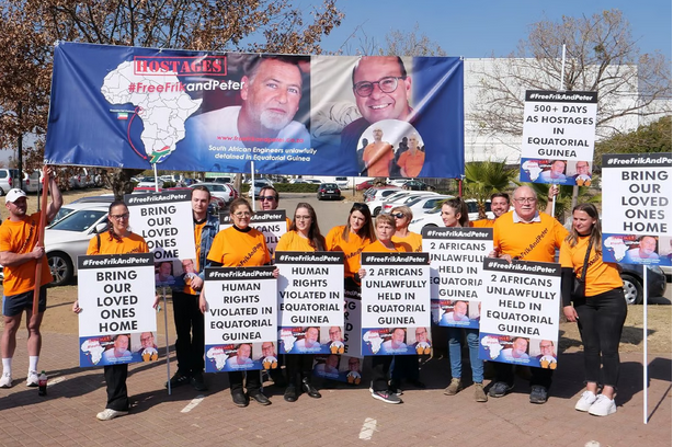 Guinée équatoriale : Des familles en quête de soutien pour la libération de Peter Huxham et Frederik Potgieter