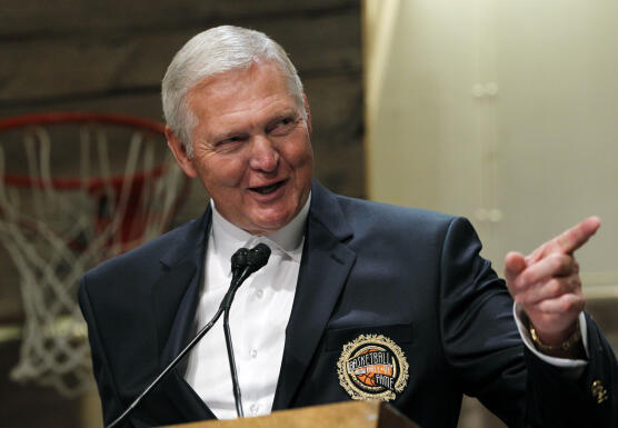 Jerry West, figure emblématique de la NBA et symbole du logo officiel, est décédé à 86 ans