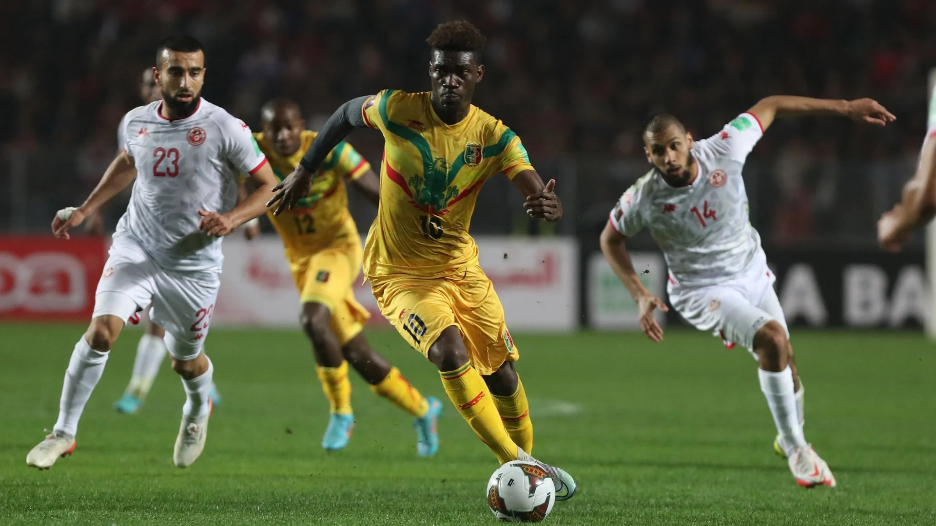 Le footballeur Yves Bissouma victime d’un braquage à Cannes