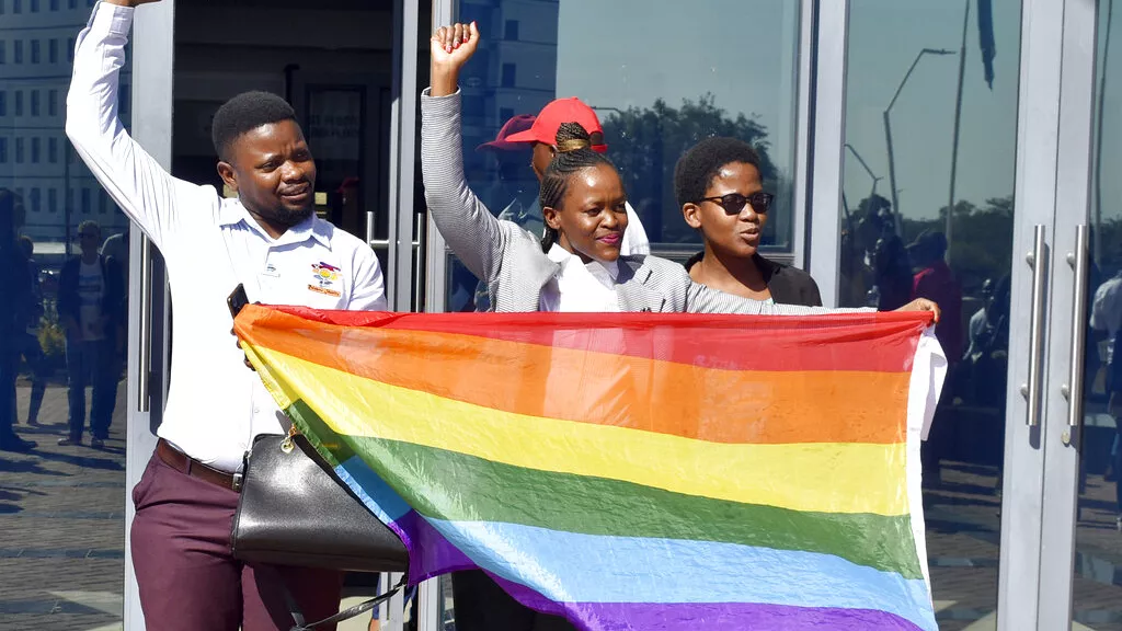 Namibie: Déclaration d’Inconstitutionnalité des Lois Anti-Homosexuelles suscite la Vie en Norme