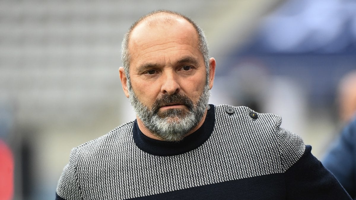 Pascal Dupraz à l’USM Alger : Le Nouveau Coach Que Tout Le Monde Attend ?